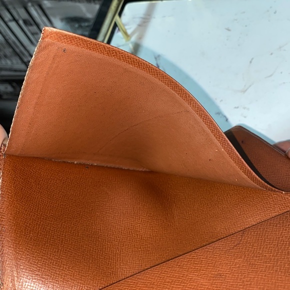 Authentic Louis Vuitton Vintage Malletier Monogram Checkbook Wallet - Picture 9 of 12